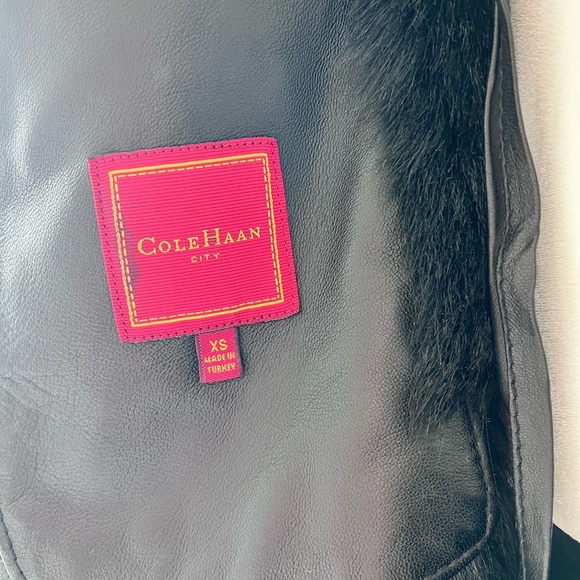 Cole Haan Elegant Black Fur-Trimmed Women's Coat - Picture 6 of 6